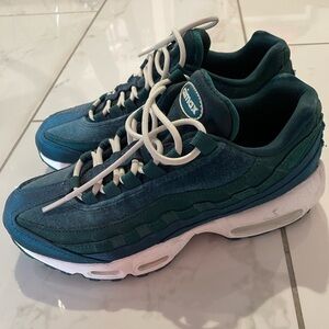 Nike AirMax 95 Velvet Green Size 8